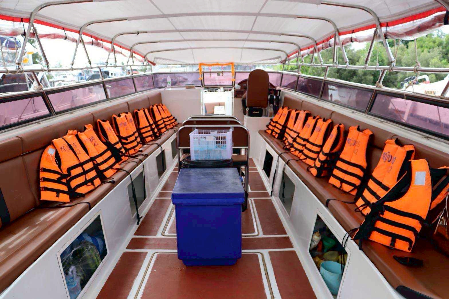 Phi Phi + Maya Bay + Khai Islands by Speedboat STANDARD TOUR