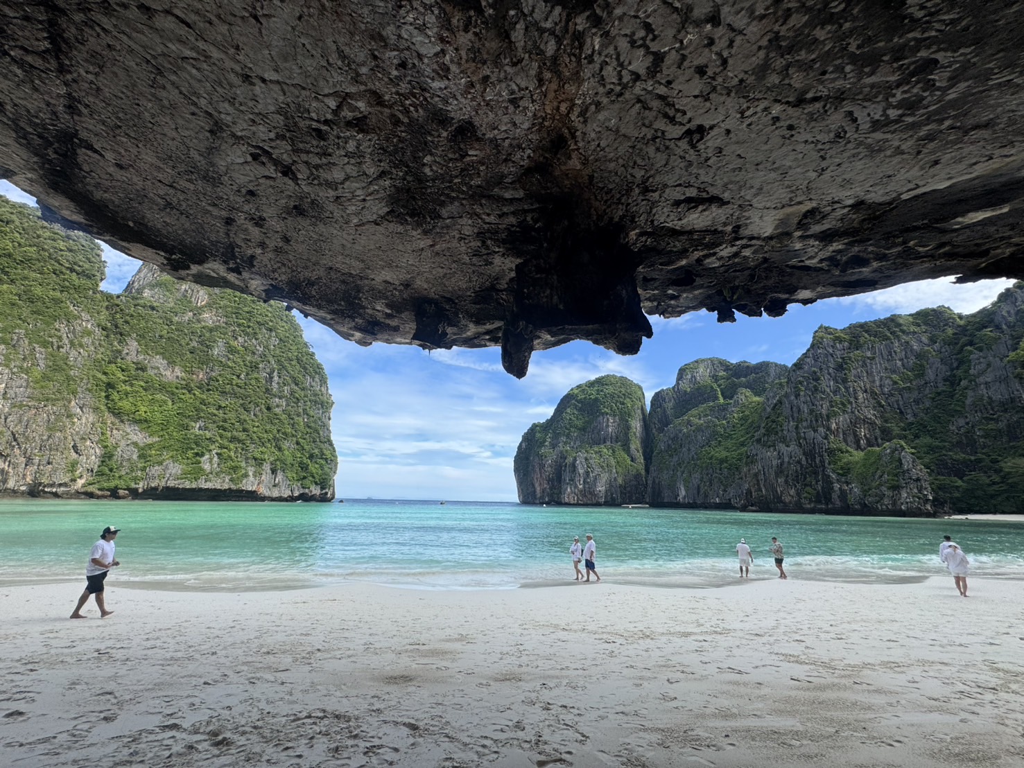 Phi Phi + Maya Bay + Khai Islands by Speedboat STANDARD TOUR