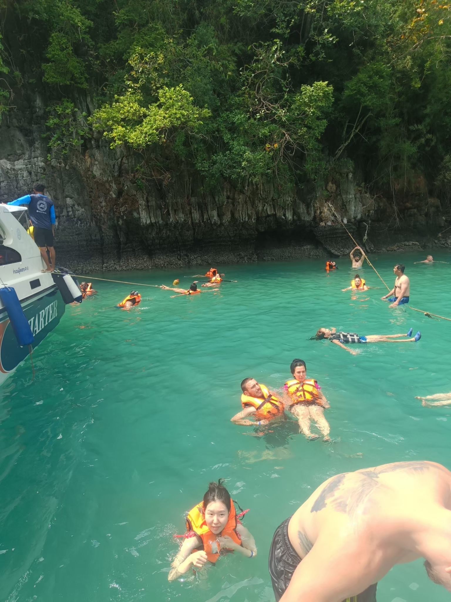 Phi Phi + Maya Bay + Khai Islands by Speedboat STANDARD TOUR