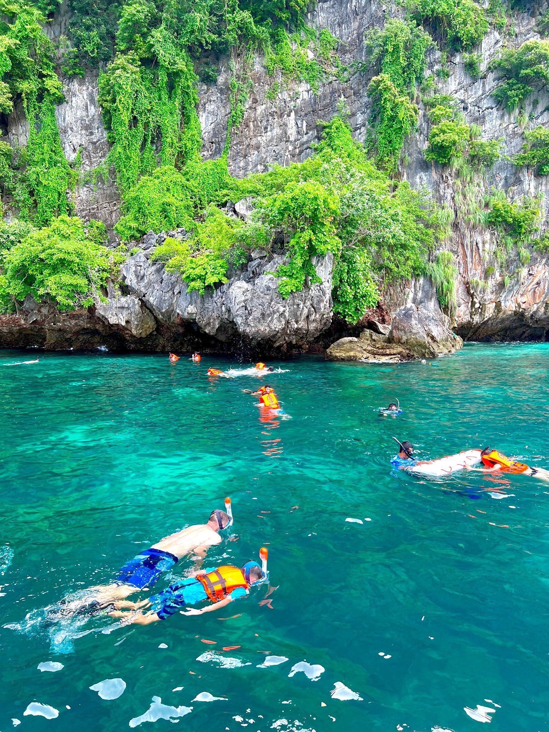 Phi Phi + Maya bay + Khai Islands By Speedboat PREMIUM SERVICE