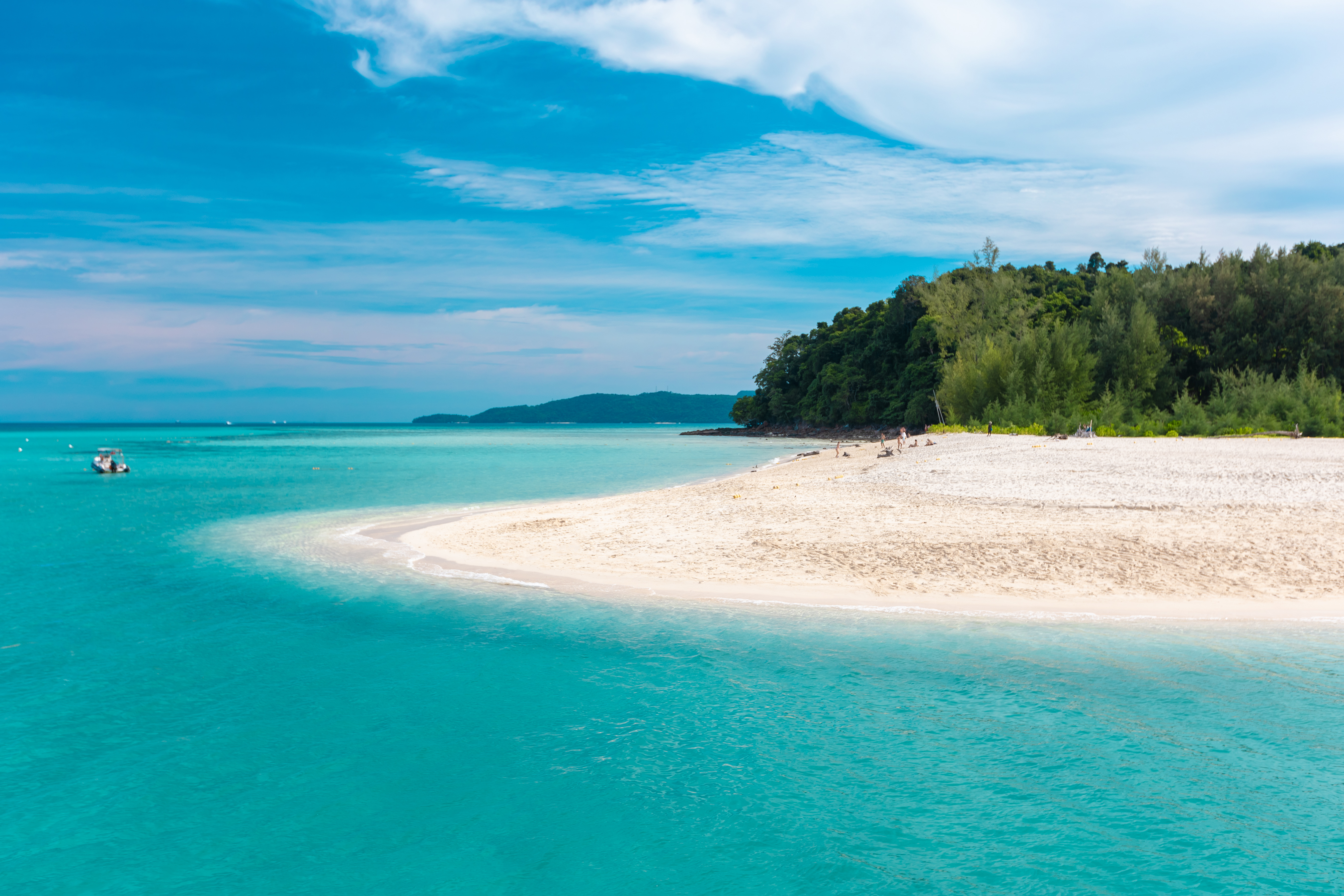 Phi Phi + Maya Bay + Bamboo Island + Maiton Island by Speed Catamaran 