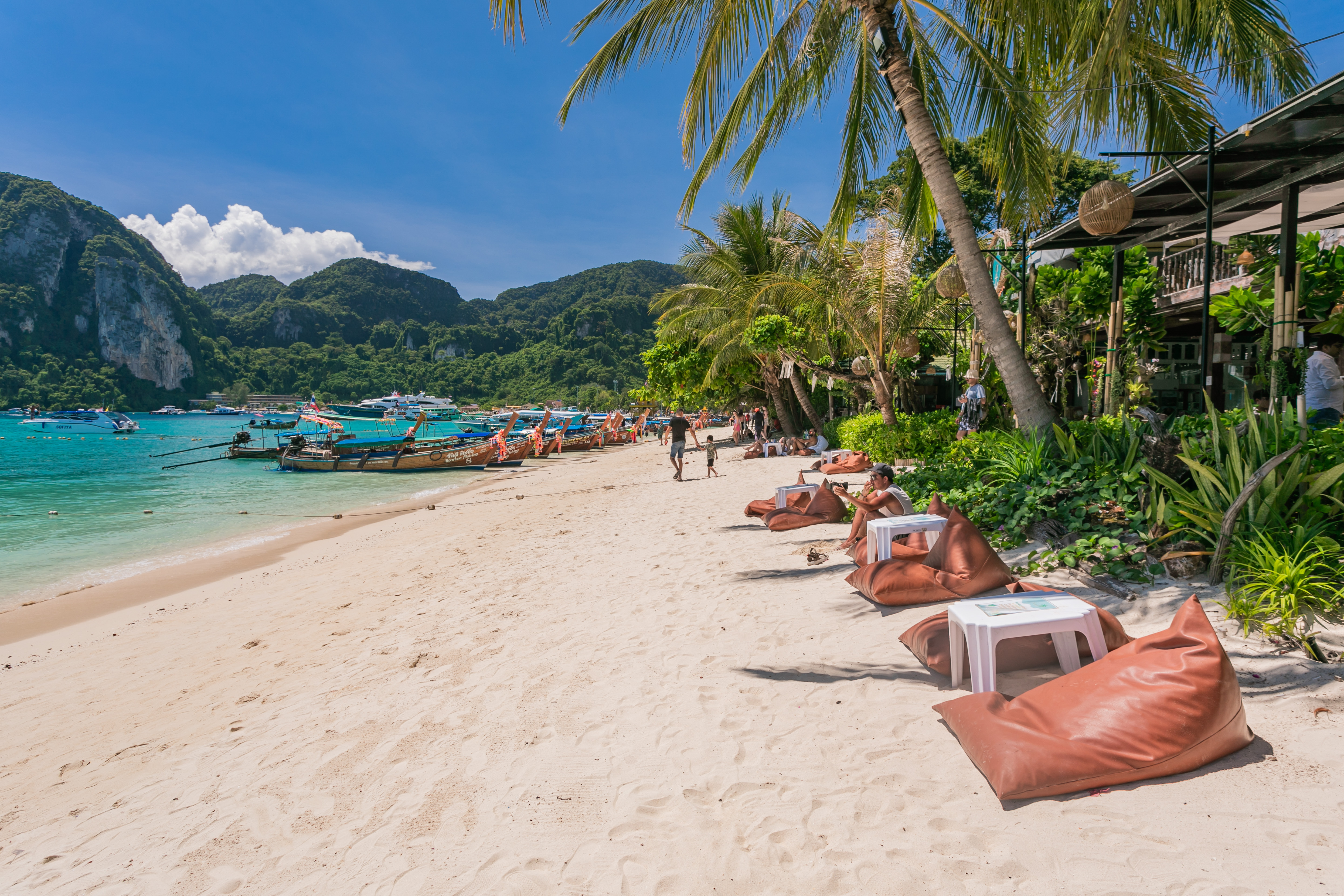 Phi Phi + Maya Bay + Bamboo Island + Maiton Island by Speed Catamaran 