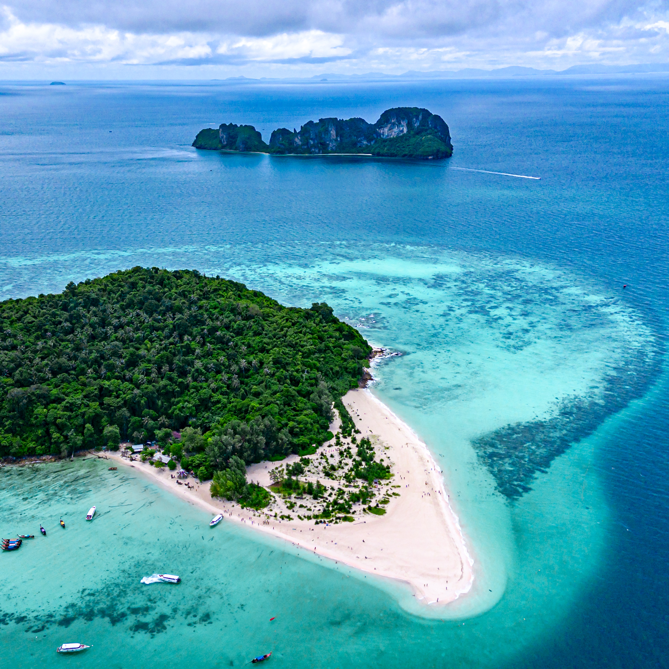 Phi Phi + Maya Bay + Bamboo Island + Maiton Island by Speed Catamaran 