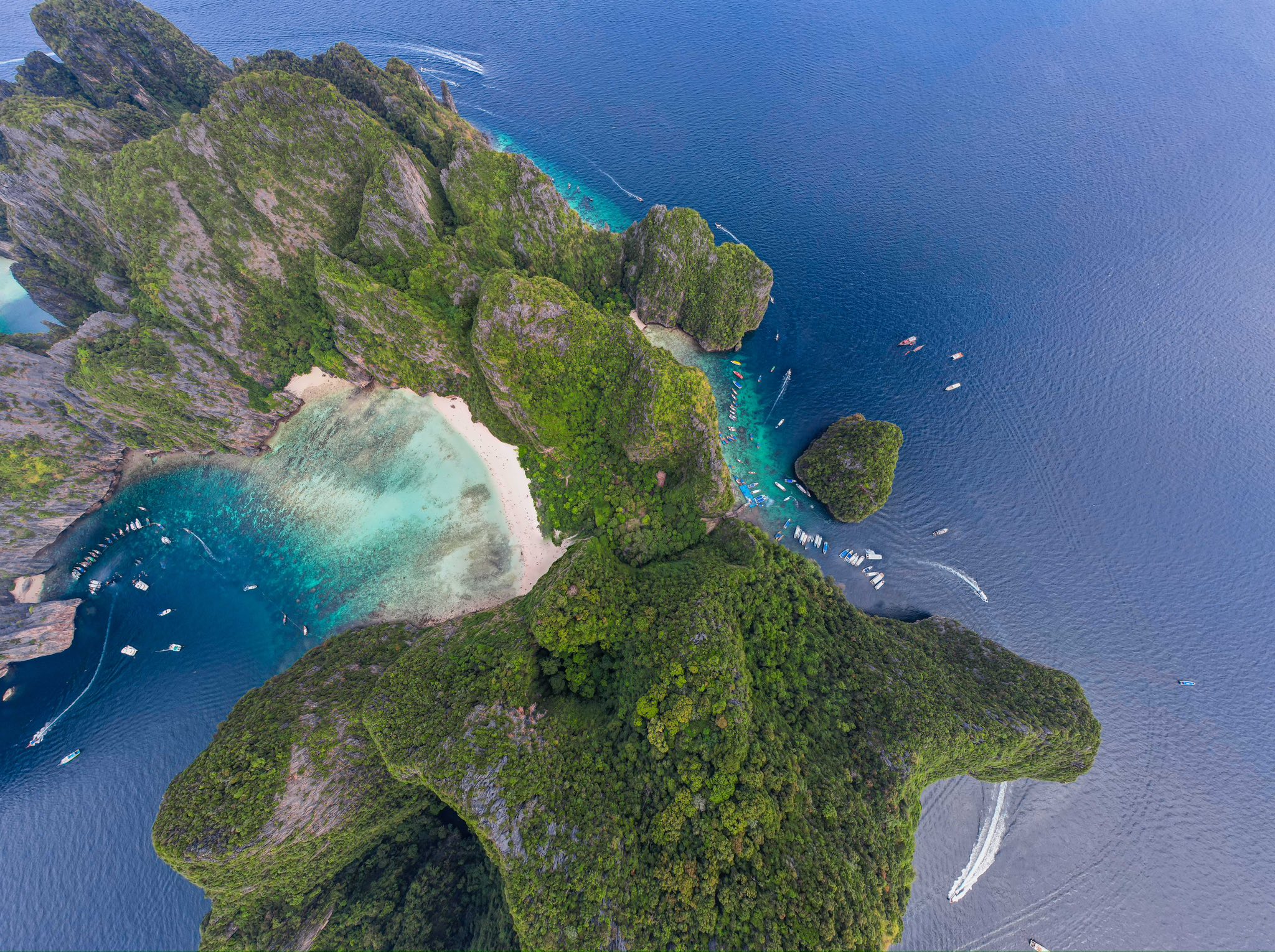 Phi Phi + Maya Bay + Khai Island by Speed boat LAZY PACKAGE