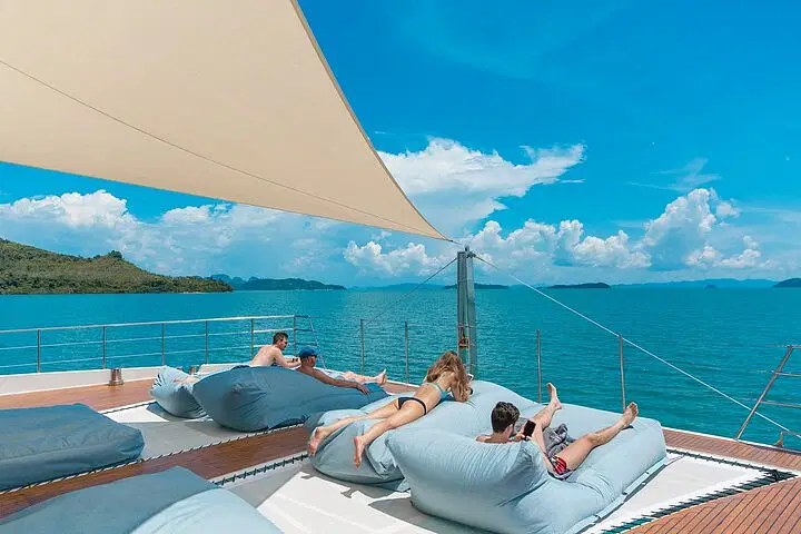 ๋Jamesbond island Luxury catamaran by SEANERY
