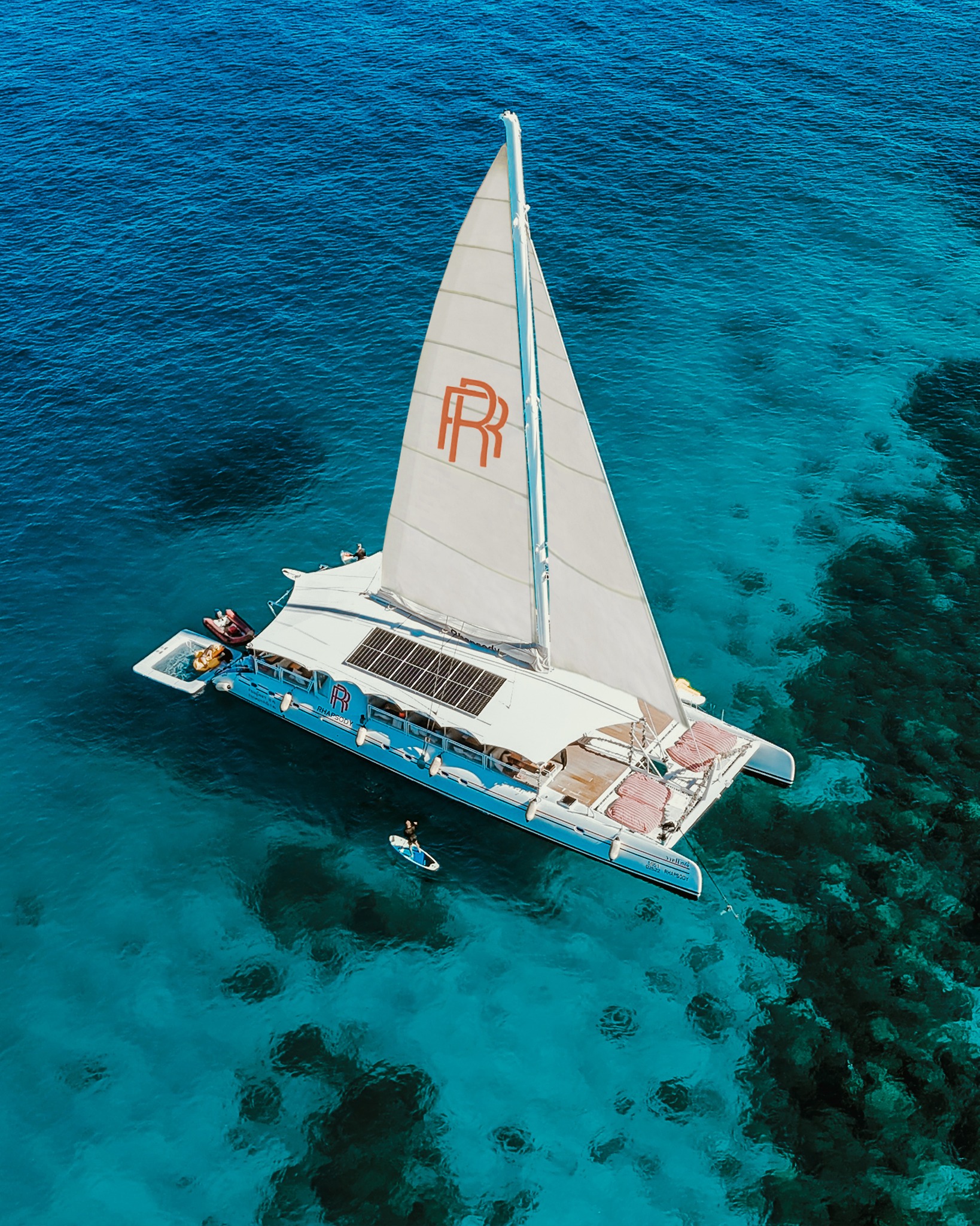 RHAPSODY BOAT CLUB – PARTY BOAT