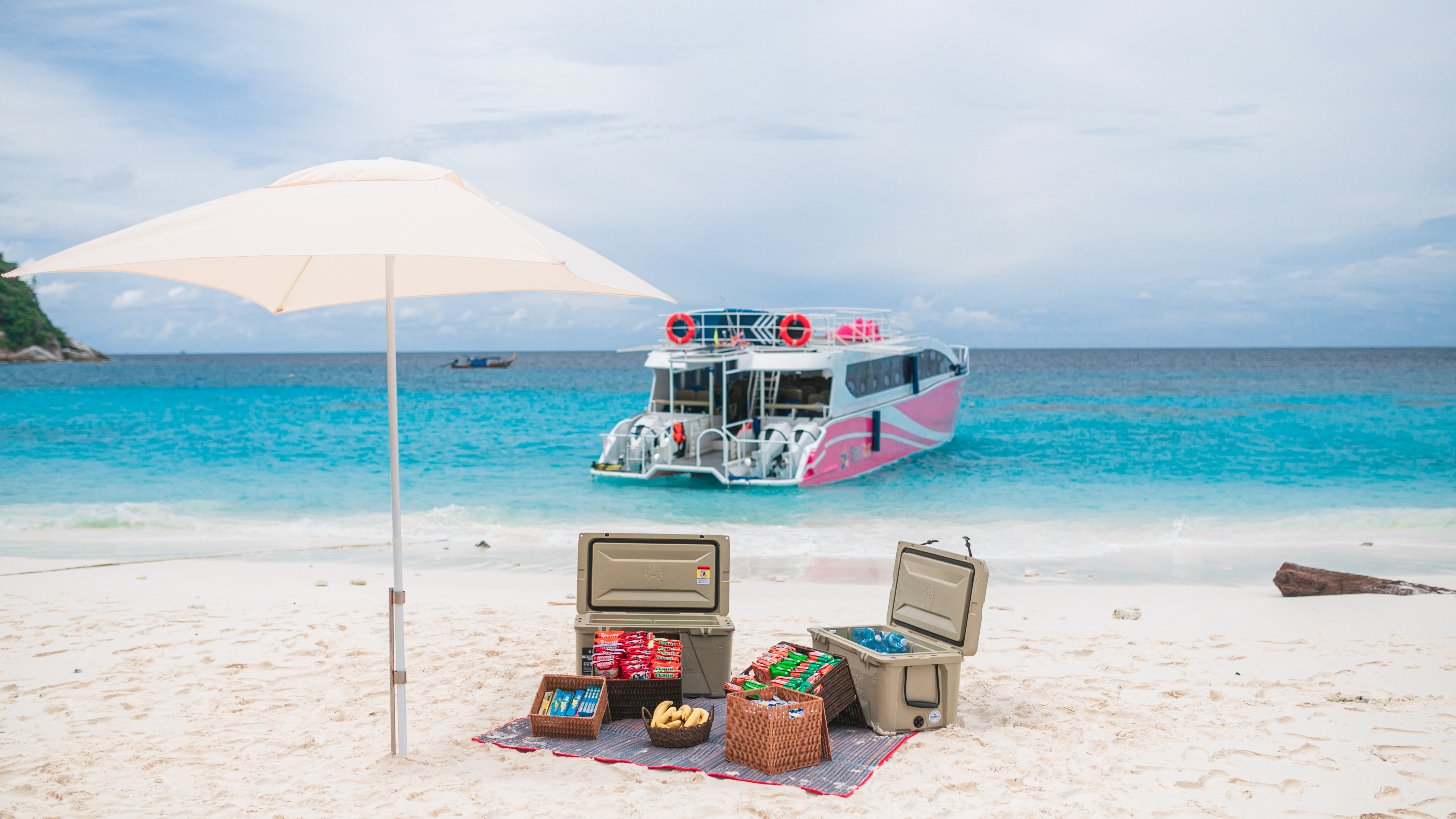 Raya Noi + Raya + Maiton Island available only Sunday Tuesday and Thursday