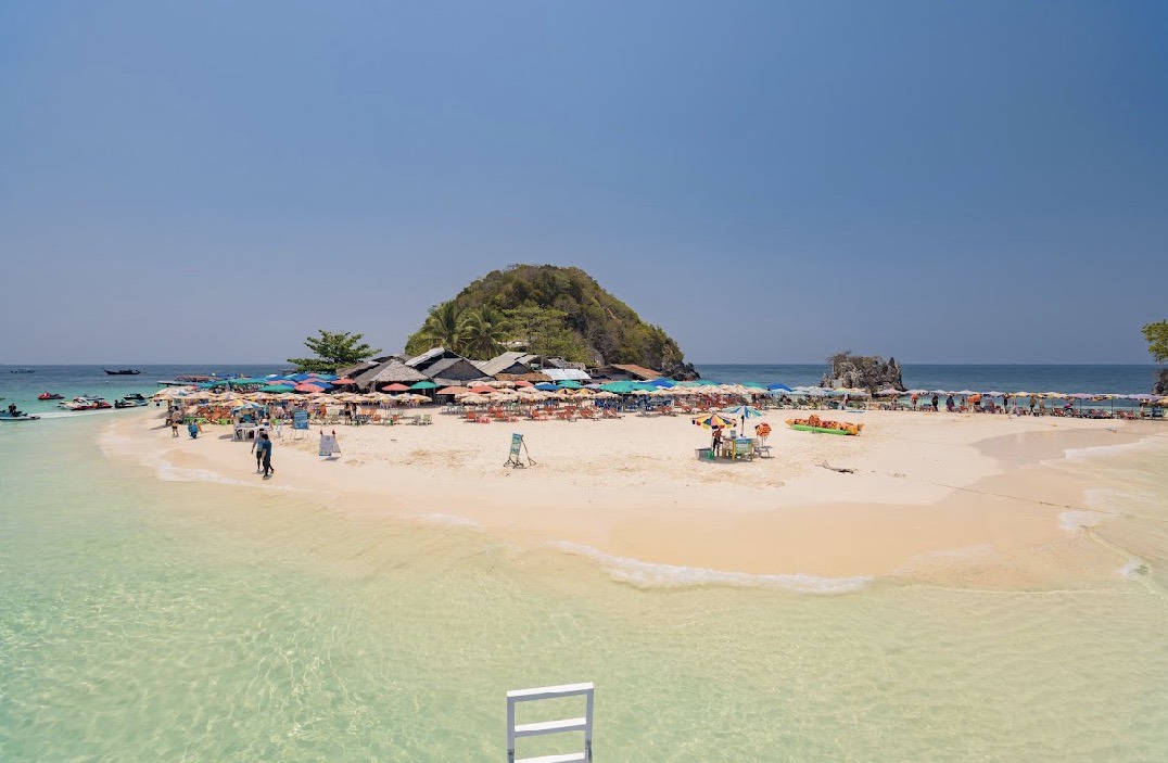 Phi Phi + Maya bay + Khai Island by Speed Catamaran PREMIUM SERVICE