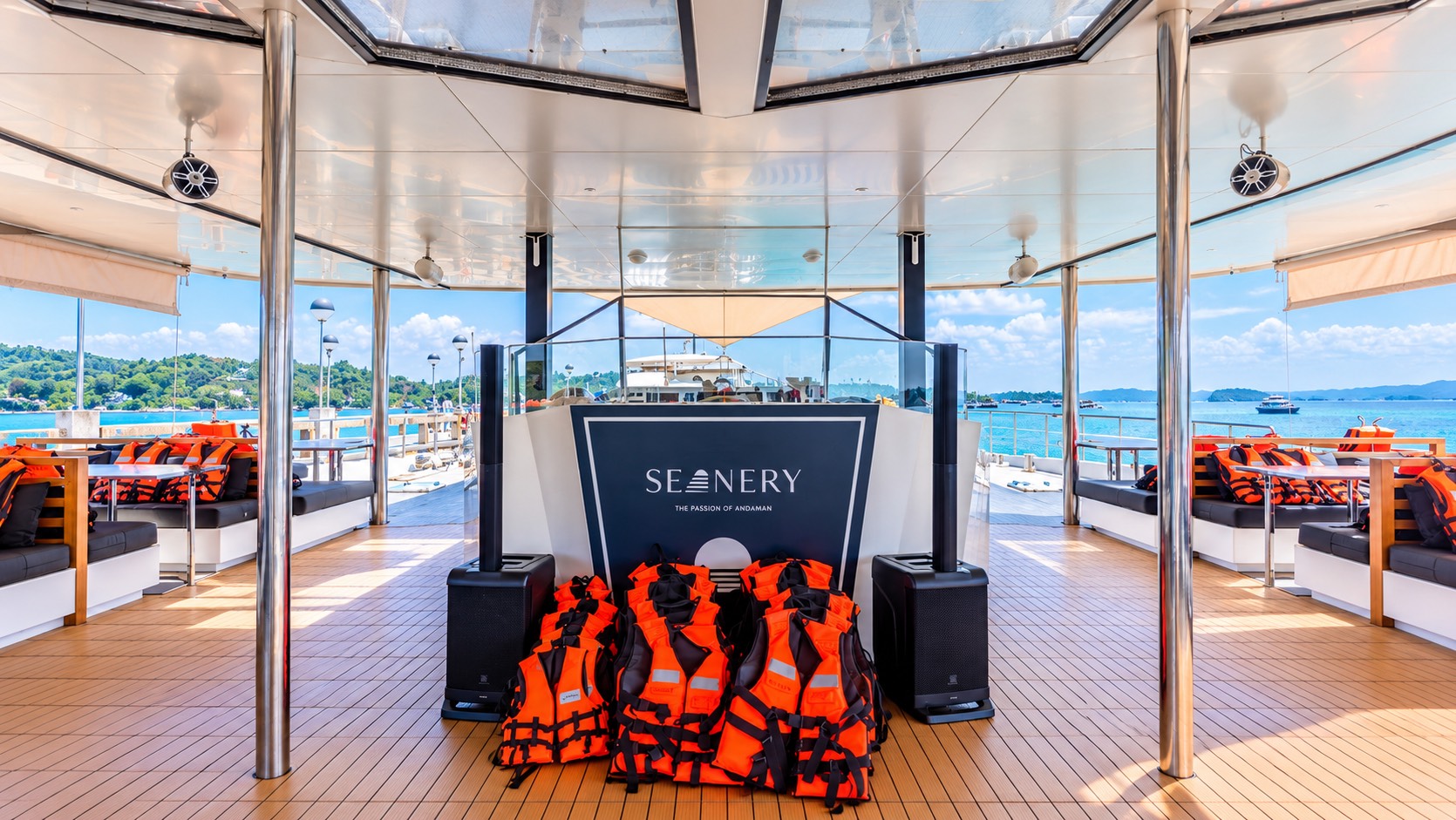 ๋Jamesbond island Luxury catamaran by SEANERY