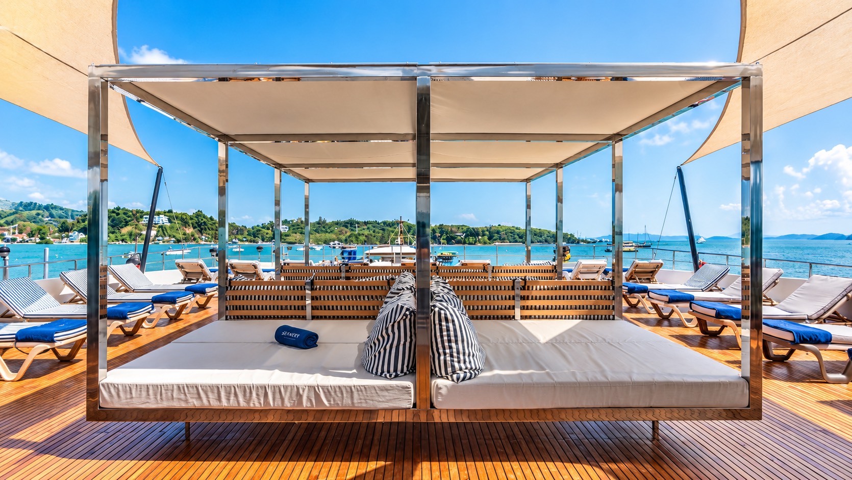 ๋Jamesbond island Luxury catamaran by SEANERY